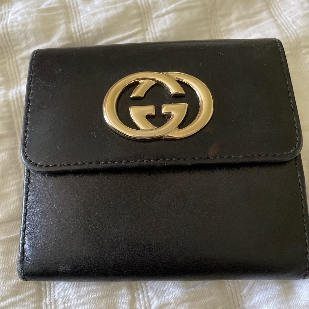 Gucci small leather wallet good condition